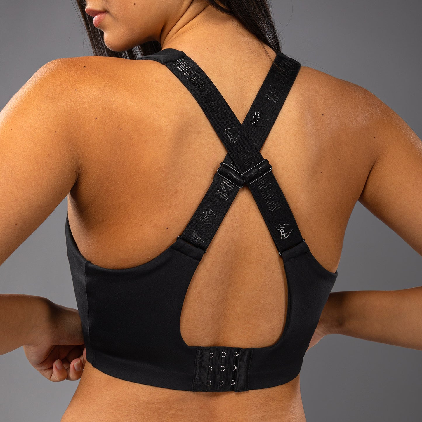Venum Essential X 女士运动内衣 – 黑色