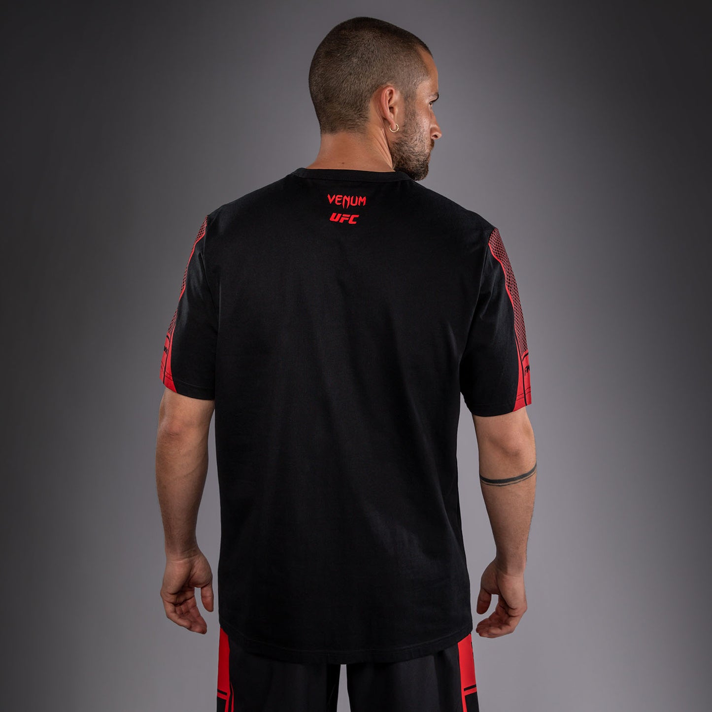 Venum UFC Unity by Venum Authentic Fight Week 男子短袖T恤 - 黑色