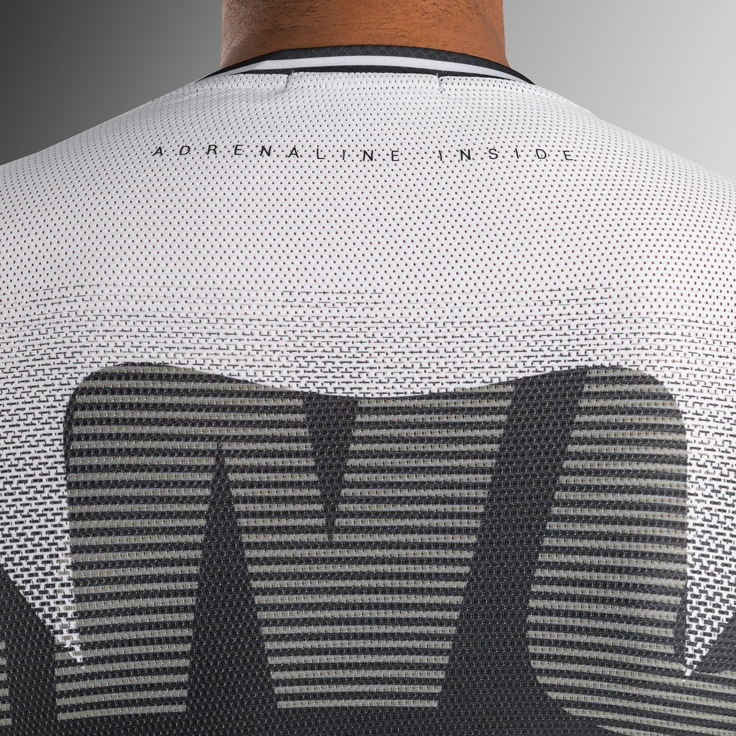 Venum Adrenaline 长袖紧身防磨衣 – 黑色/沙色