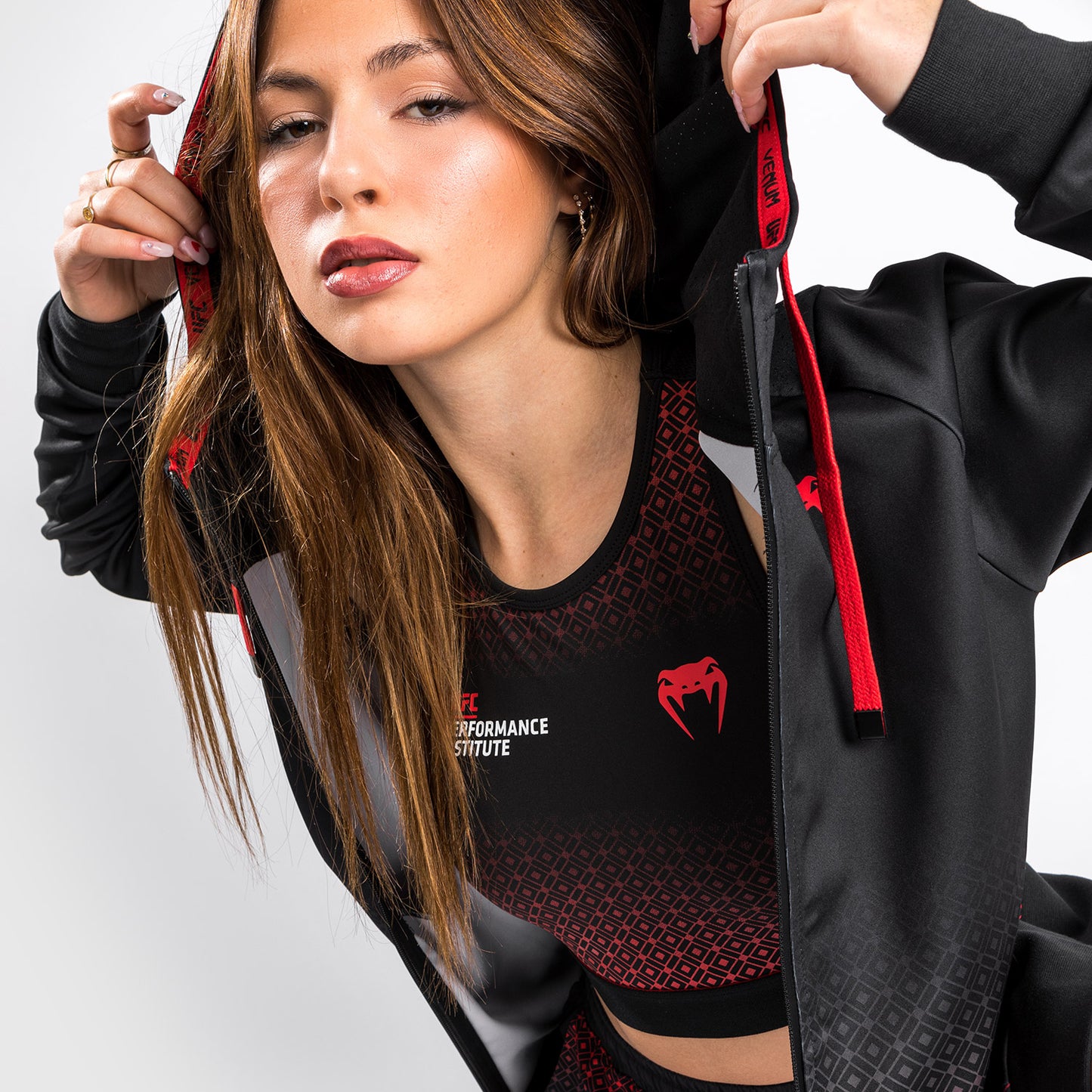 UFC Venum Performance Institute 连帽衫 – 女士款 – 黑色/红色
