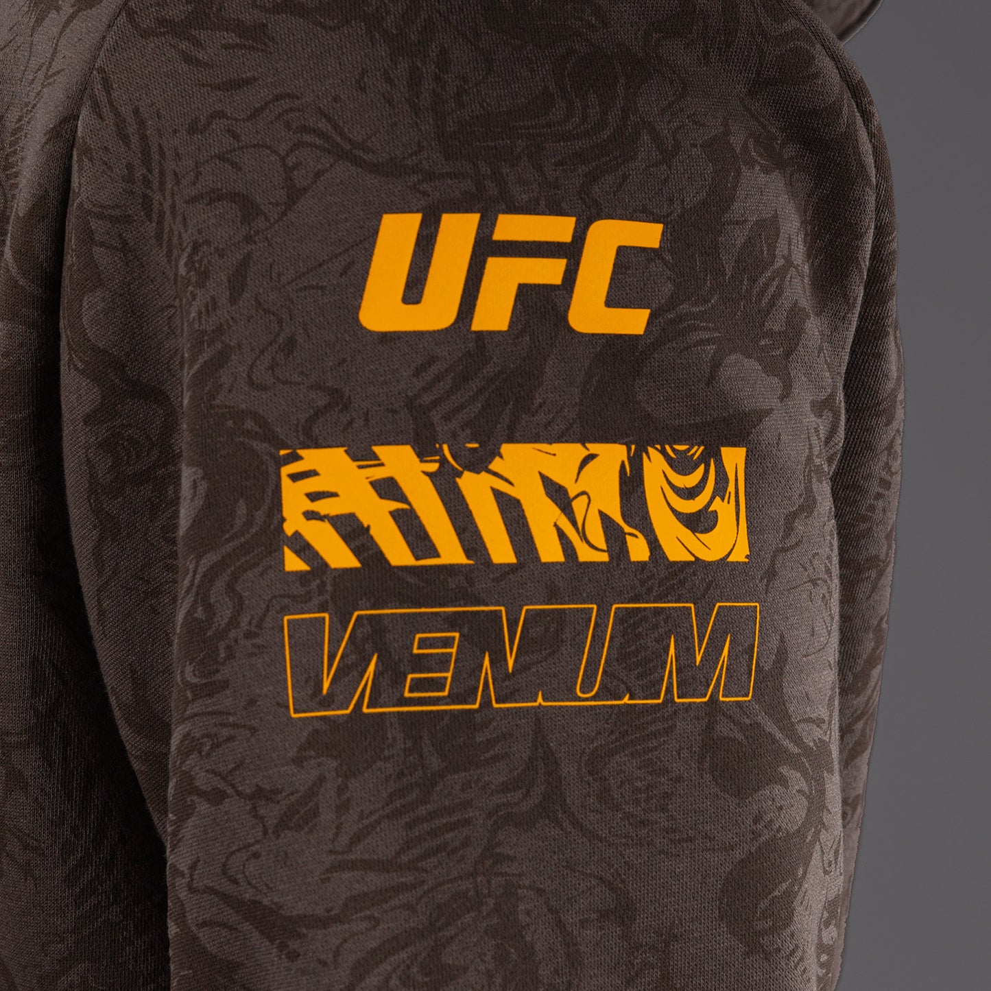 UFC Fusion by Venum Fight Week 男士款连帽衫 – 驼色