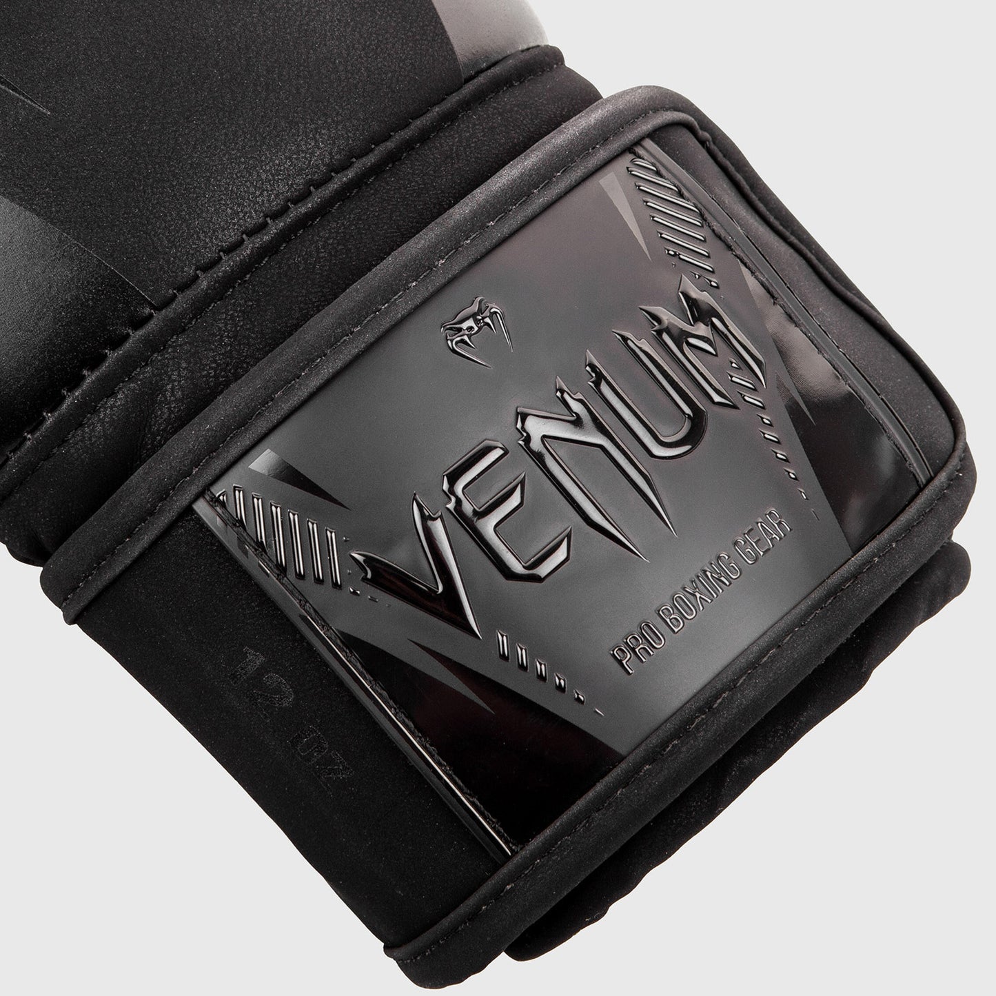 Venum Impact 拳击手套