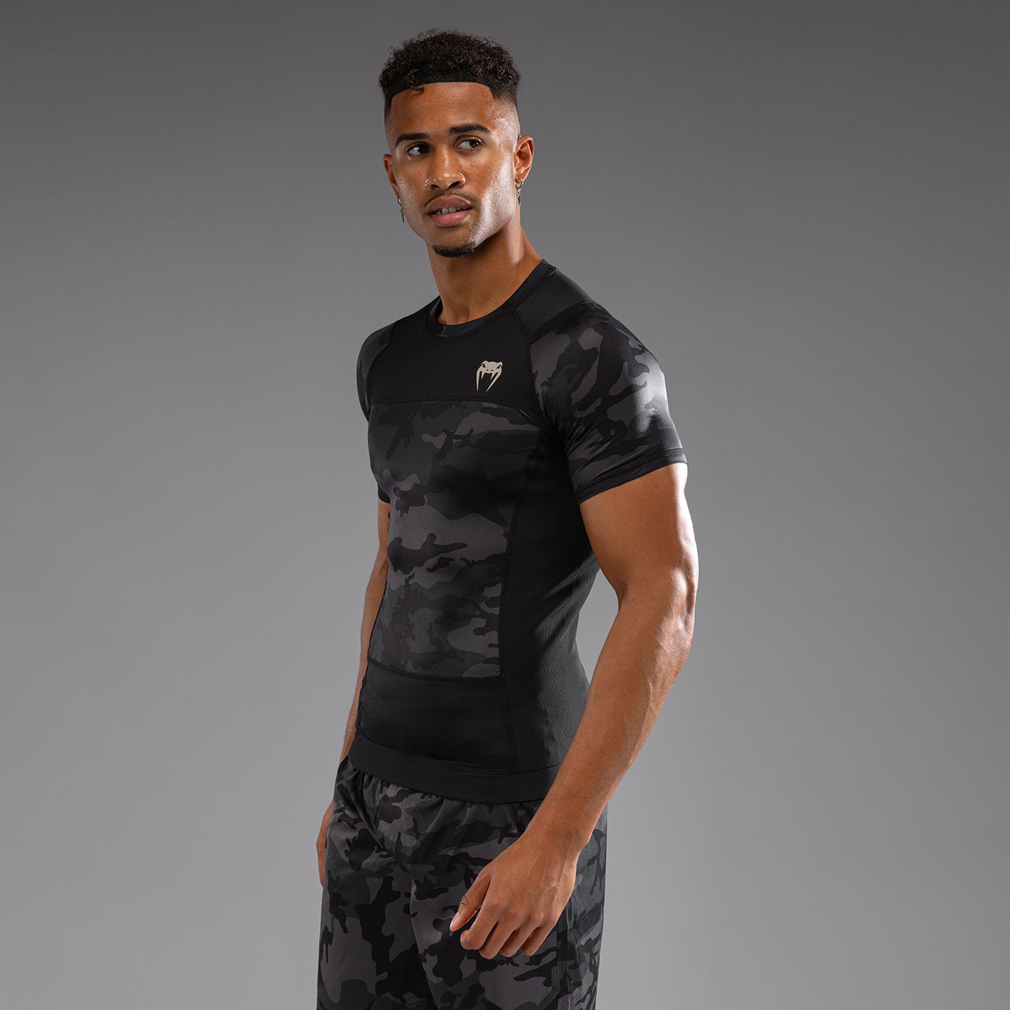 Venum G-Fit Air 男士短袖紧身防磨衣 – 数字城市迷彩