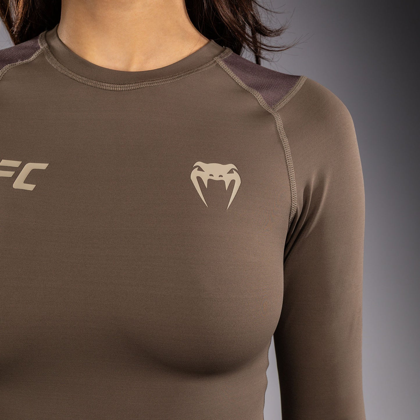Venum UFC Unity by Venum Authentic Fight Week 女子功能长袖紧身防磨衣 - 棕色