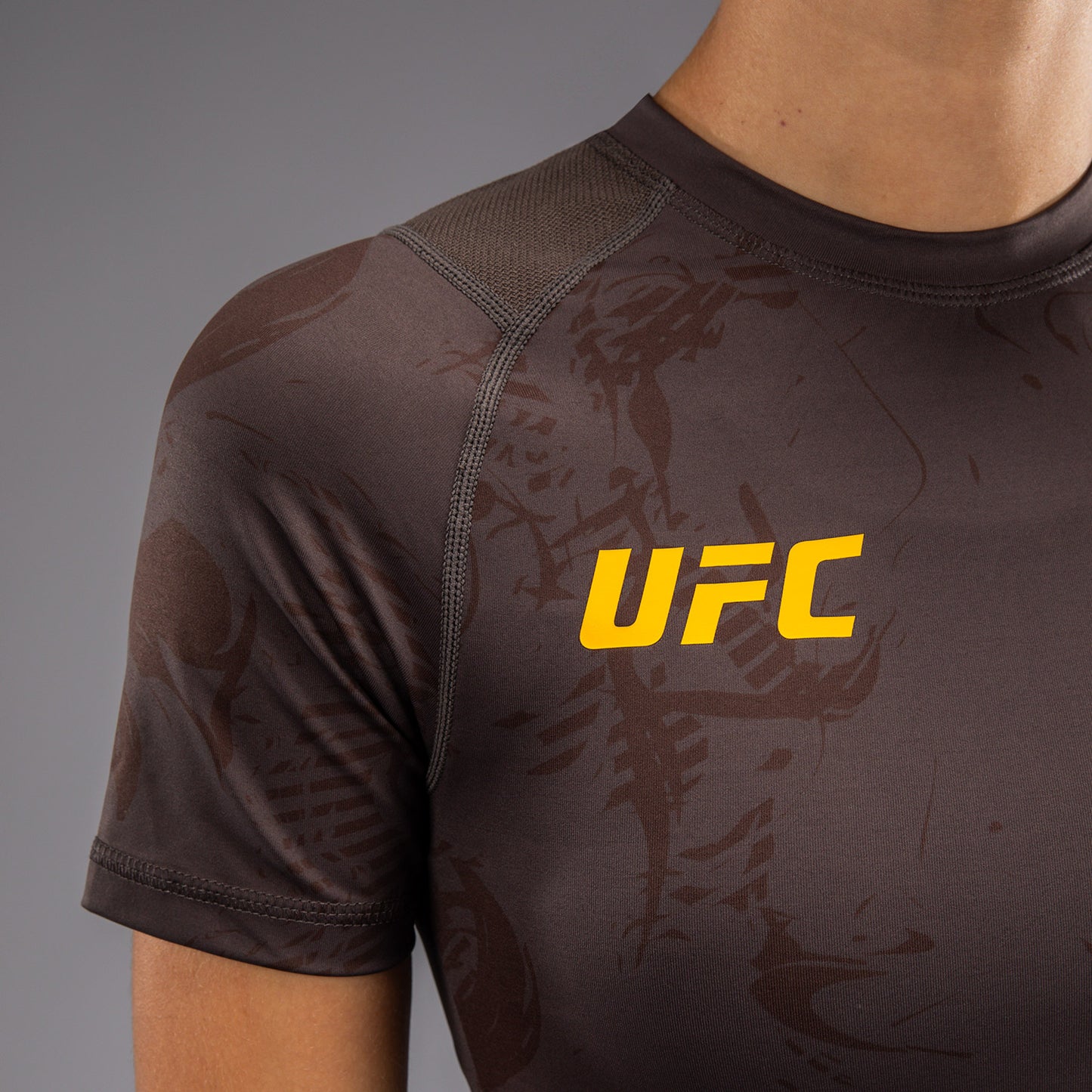 UFC Fusion by Venum Fight Week 女士紧身防磨衣–纯色沙褐色
