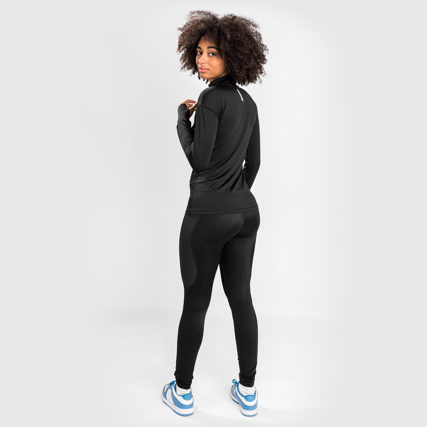 Venum Essential 女士紧身衣 – 黑色