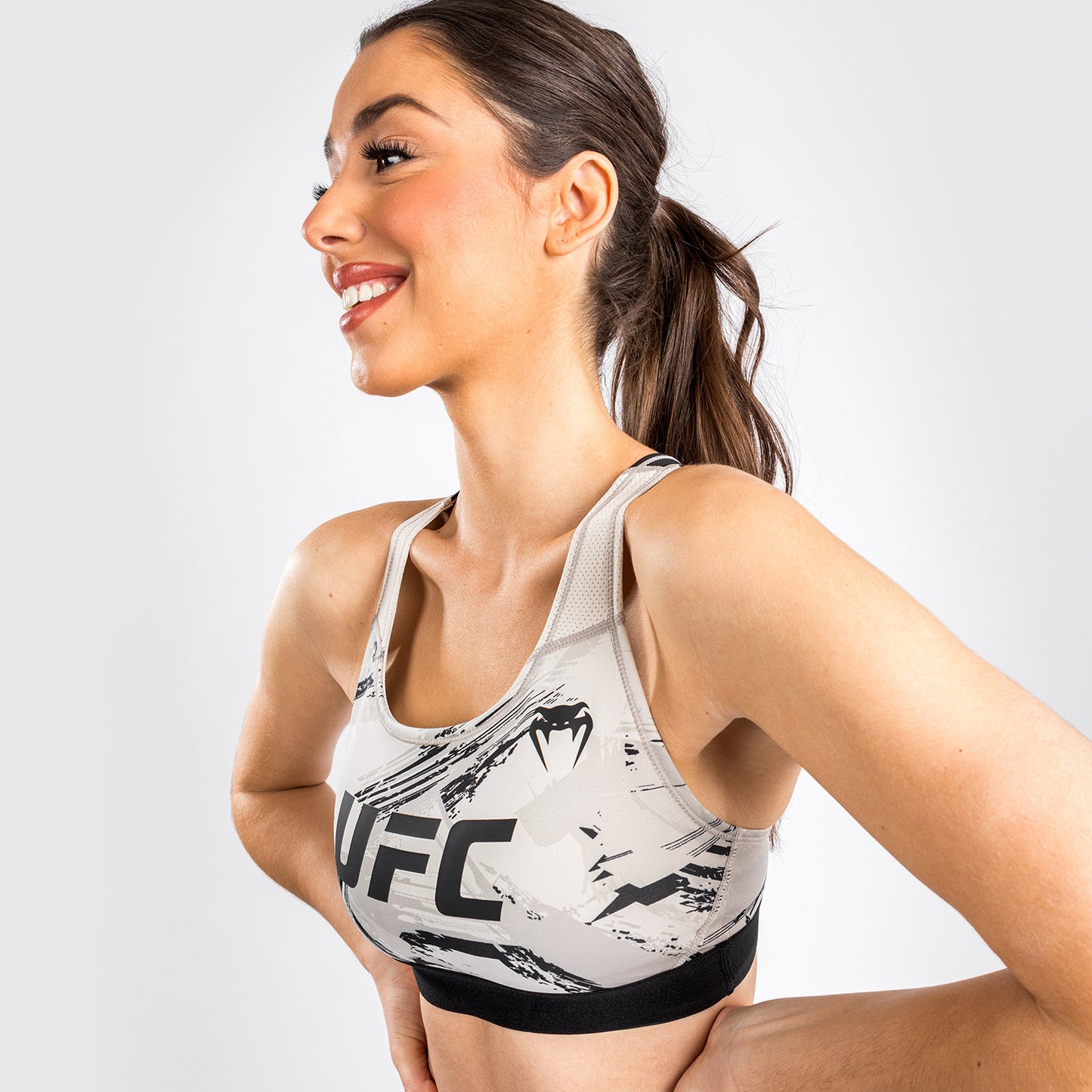 Venum UFC Authentic Fight Week 2.0 女士运动内衣 - 沙色/黑色