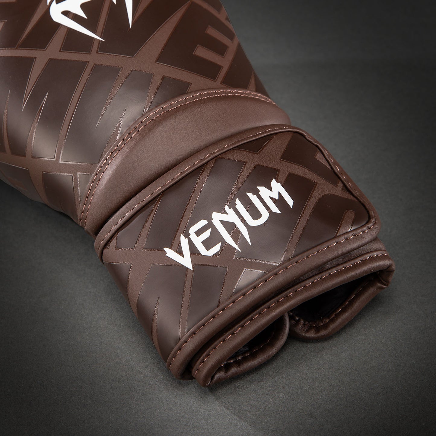 Venum Contender 1.5 XT 3D 拳击手套 - 深棕色