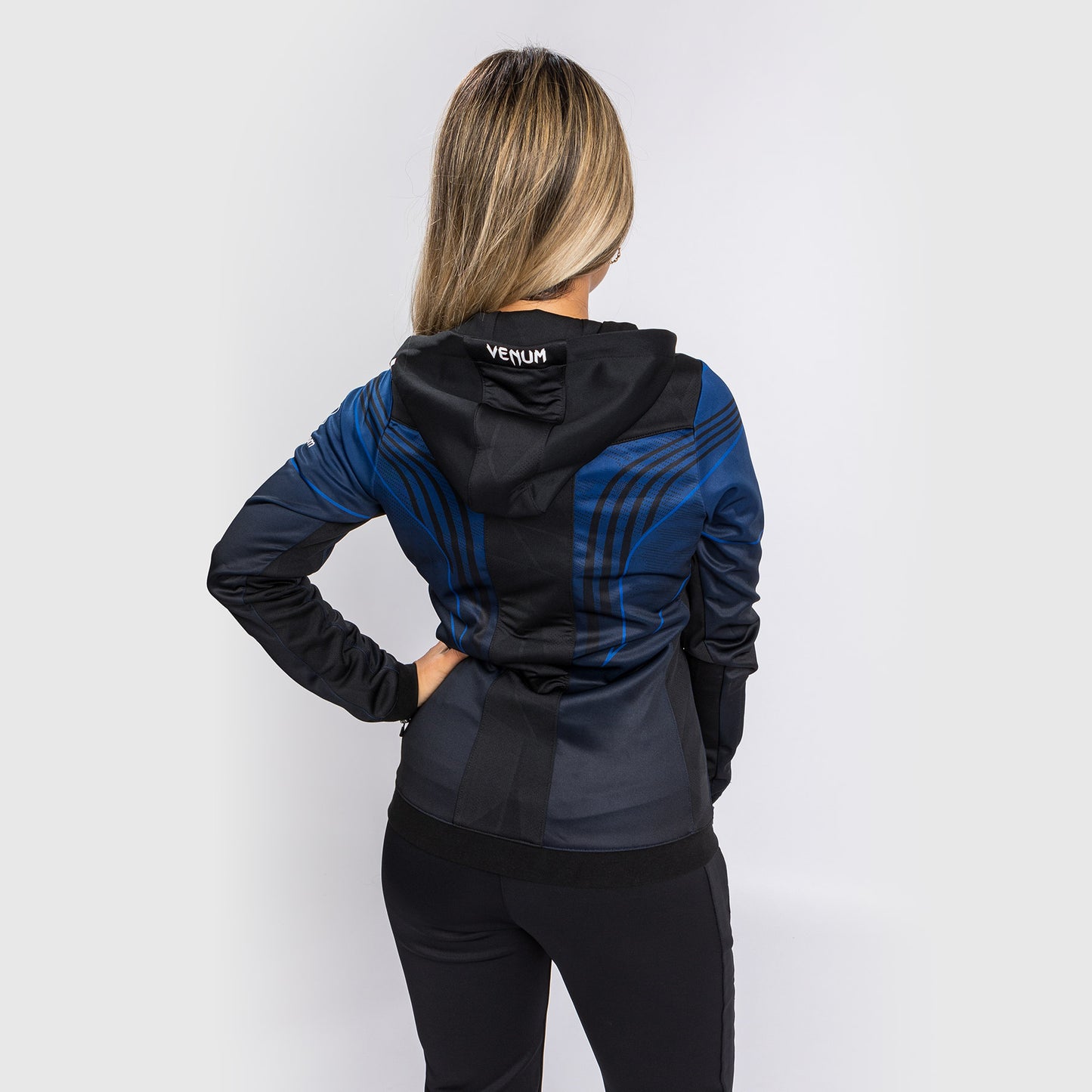 Ufc Authentic Fight Night 2.0 Kit By Venum 女士款 Walkout 连帽衫 – 午夜蓝版