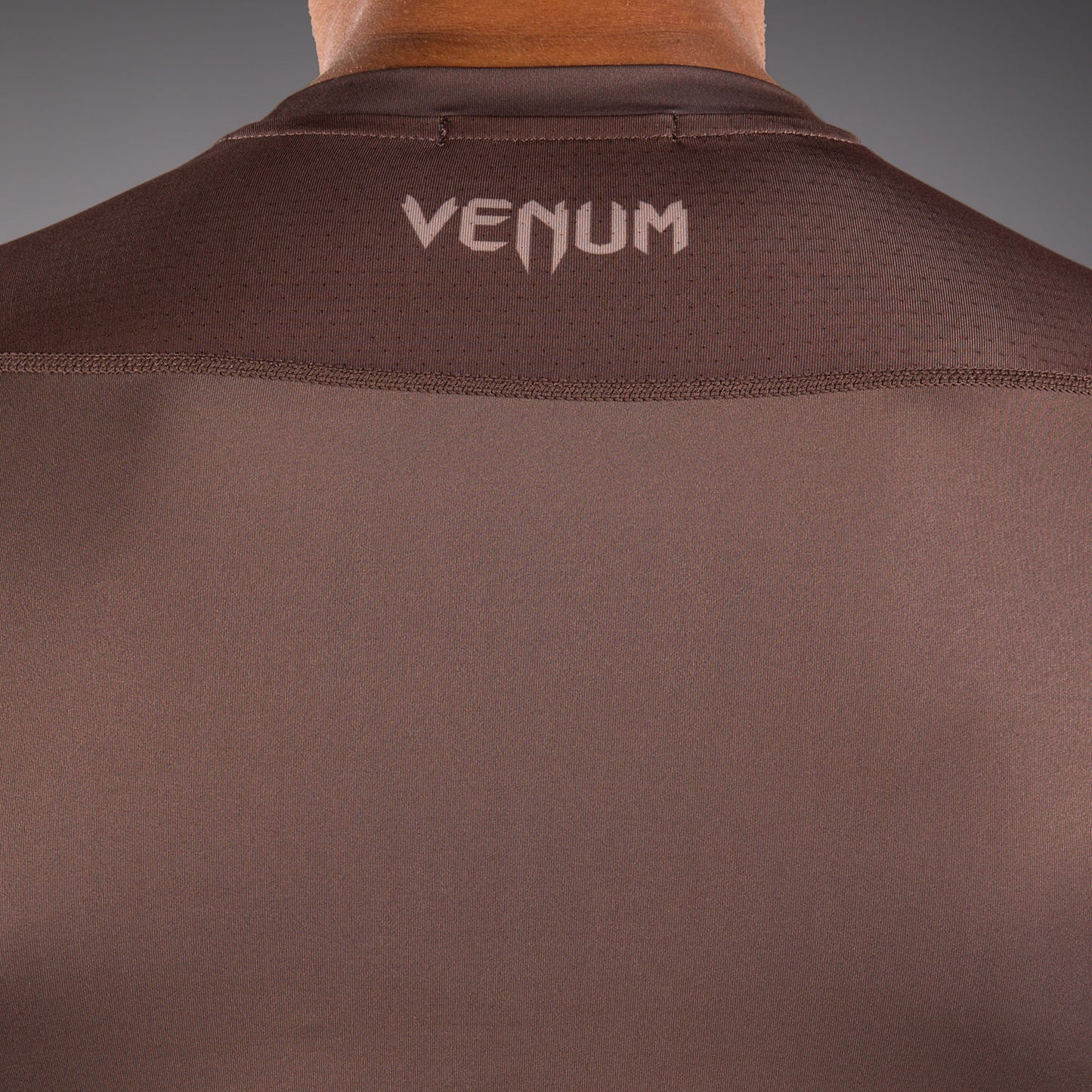 Venum No Gi 紧身防磨衣 – 巧克力色
