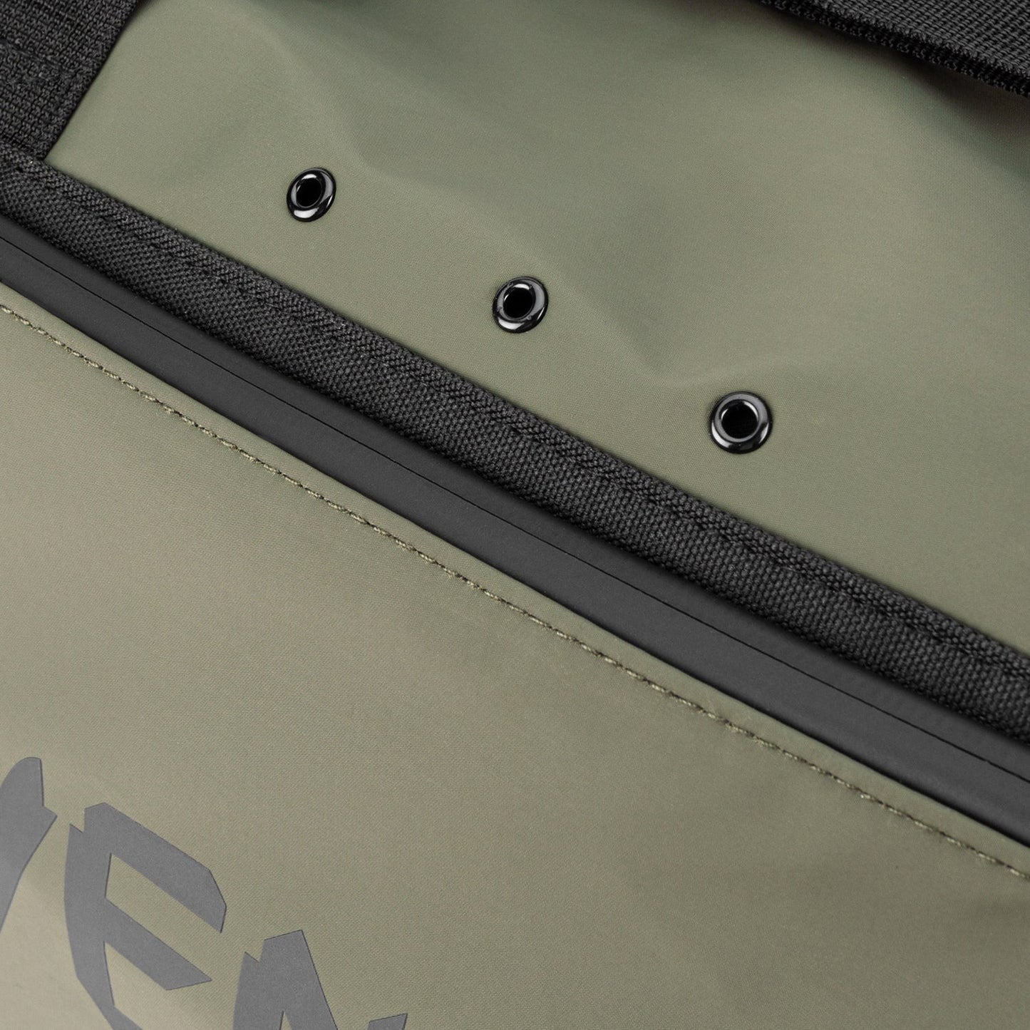 Venum Trainer Lite Evo 运动包（48L）– 卡其色/黑色