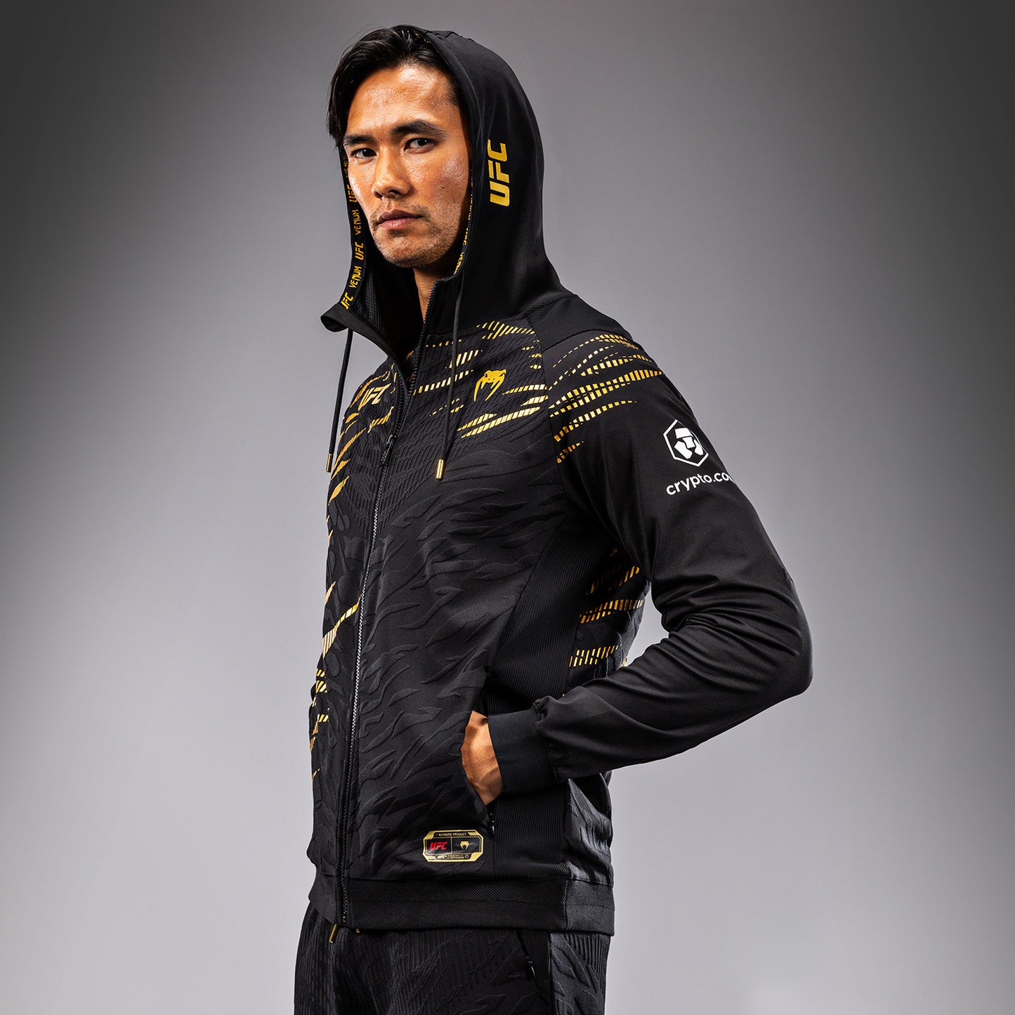 UFC Fusion by Venum Authentic Fight Night 男士款 走场连帽衫 – Champion