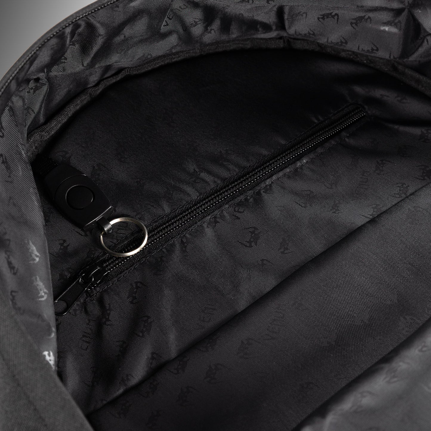 Venum Essential 背包 (20-25L) – 黑色