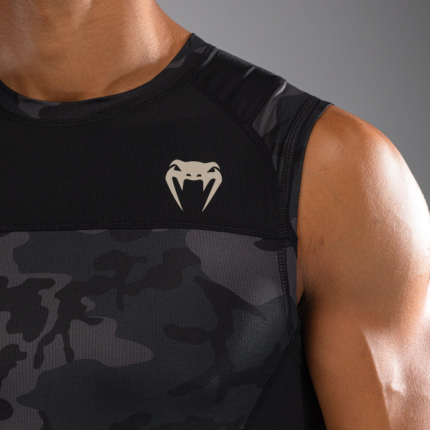 Venum G-Fit Air 男士无袖紧身防磨衣 – 数字城市迷彩