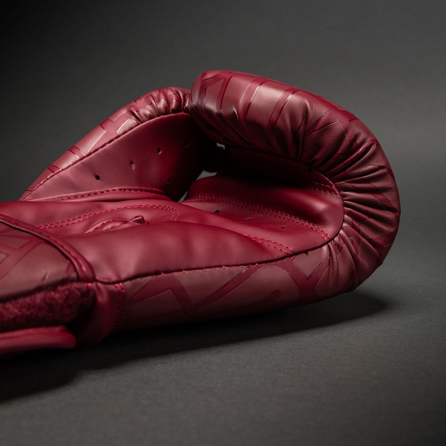 Venum Contender 1.5 XT 3D 拳击手套 – 深红色