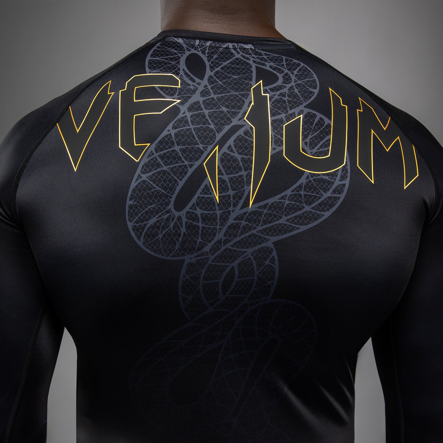 Venum Serpenti 长袖紧身防磨衣 – 黑色/银色/金色