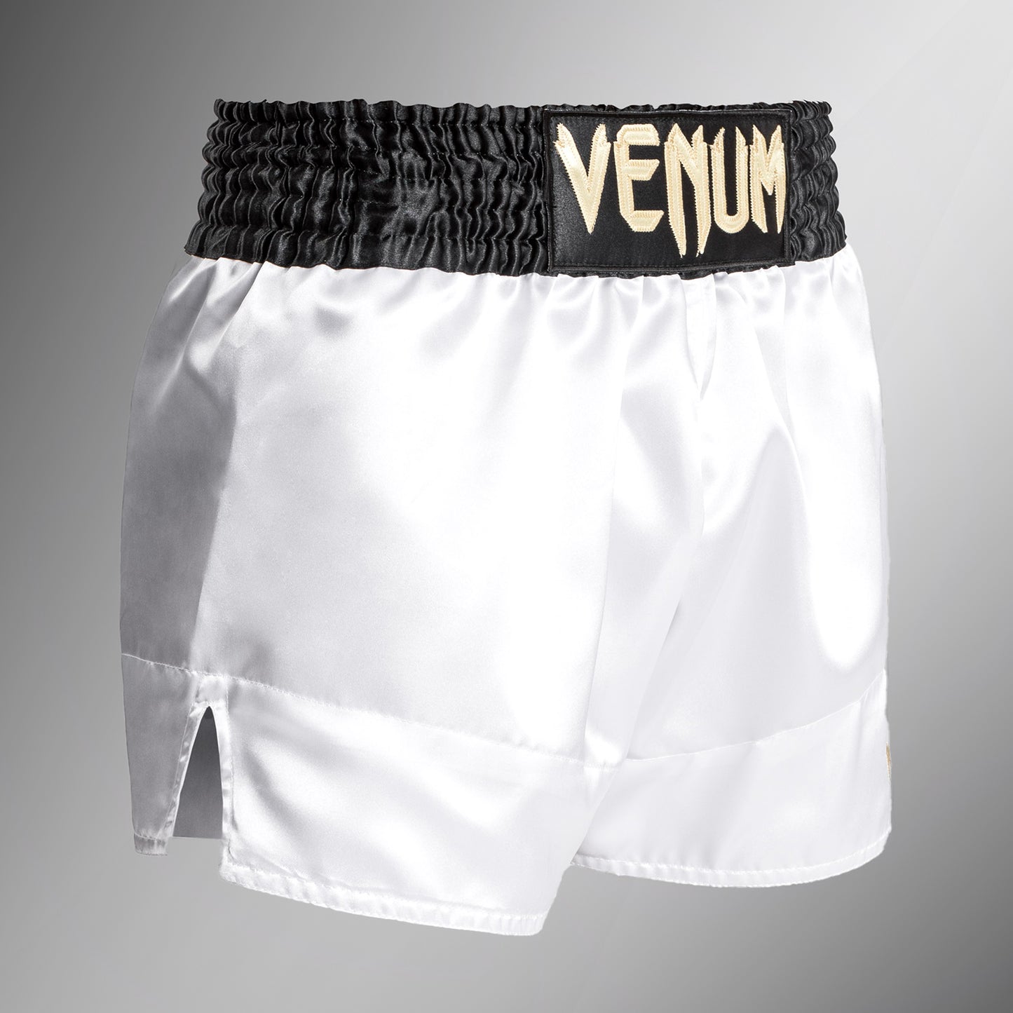 Venum Classic 泰拳短裤 – 白色/金色/黑色