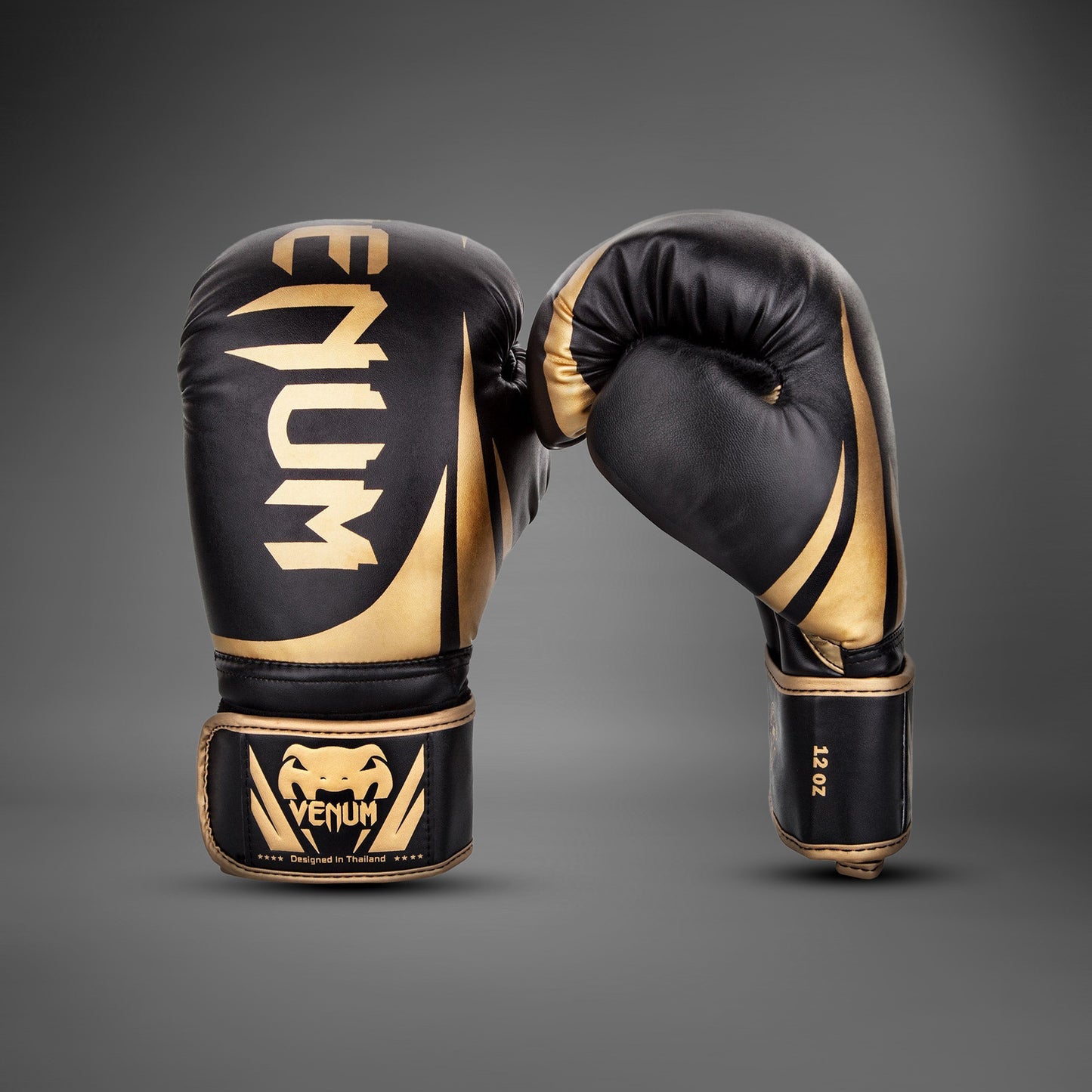 Venum Challenger 2.0 拳击手套 – 黑色/金色