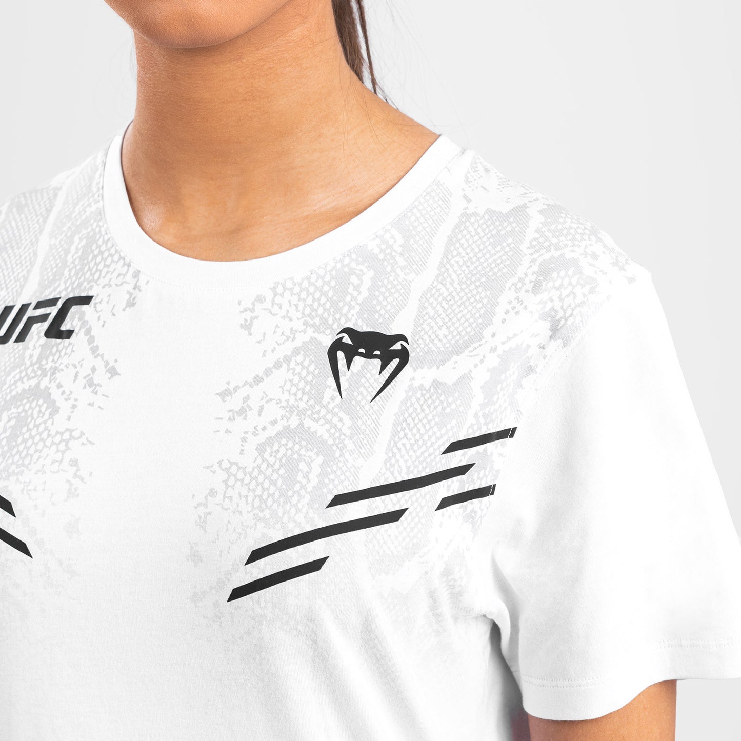 UFC Adrenaline by Venum Replica 女士短袖T恤 – 白色