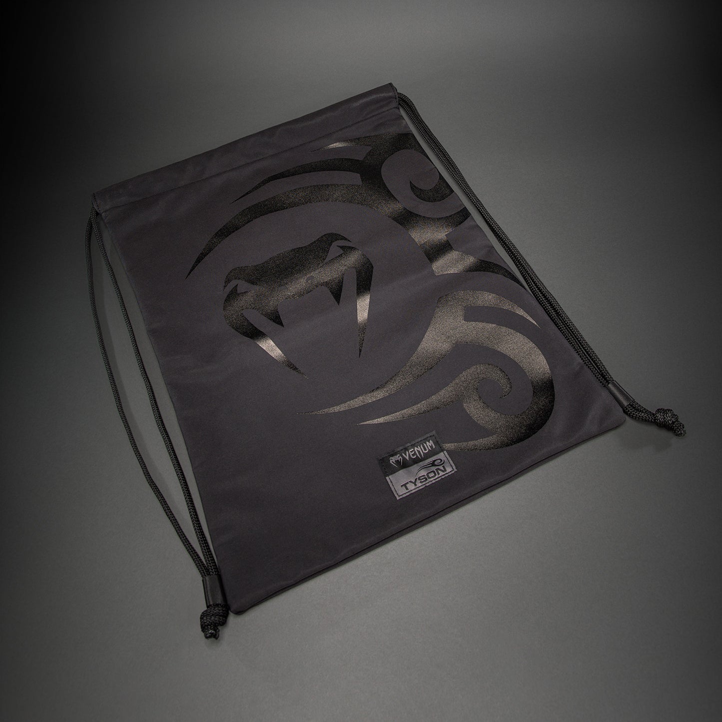 Venum Giant 2.0 Mike Tyson Pro 拳击手套 – 黑色/红色