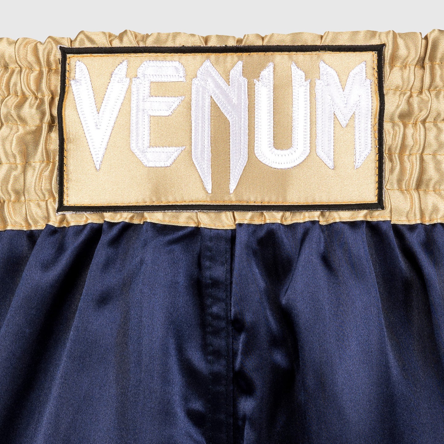 Venum Classic 泰拳短裤 – 藏青色/金色