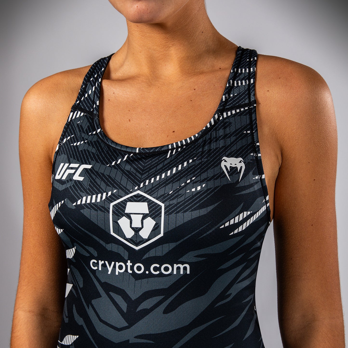 UFC Fusion by Venum Authentic Fight Night 女士紧身背心带胸罩 – 黑色
