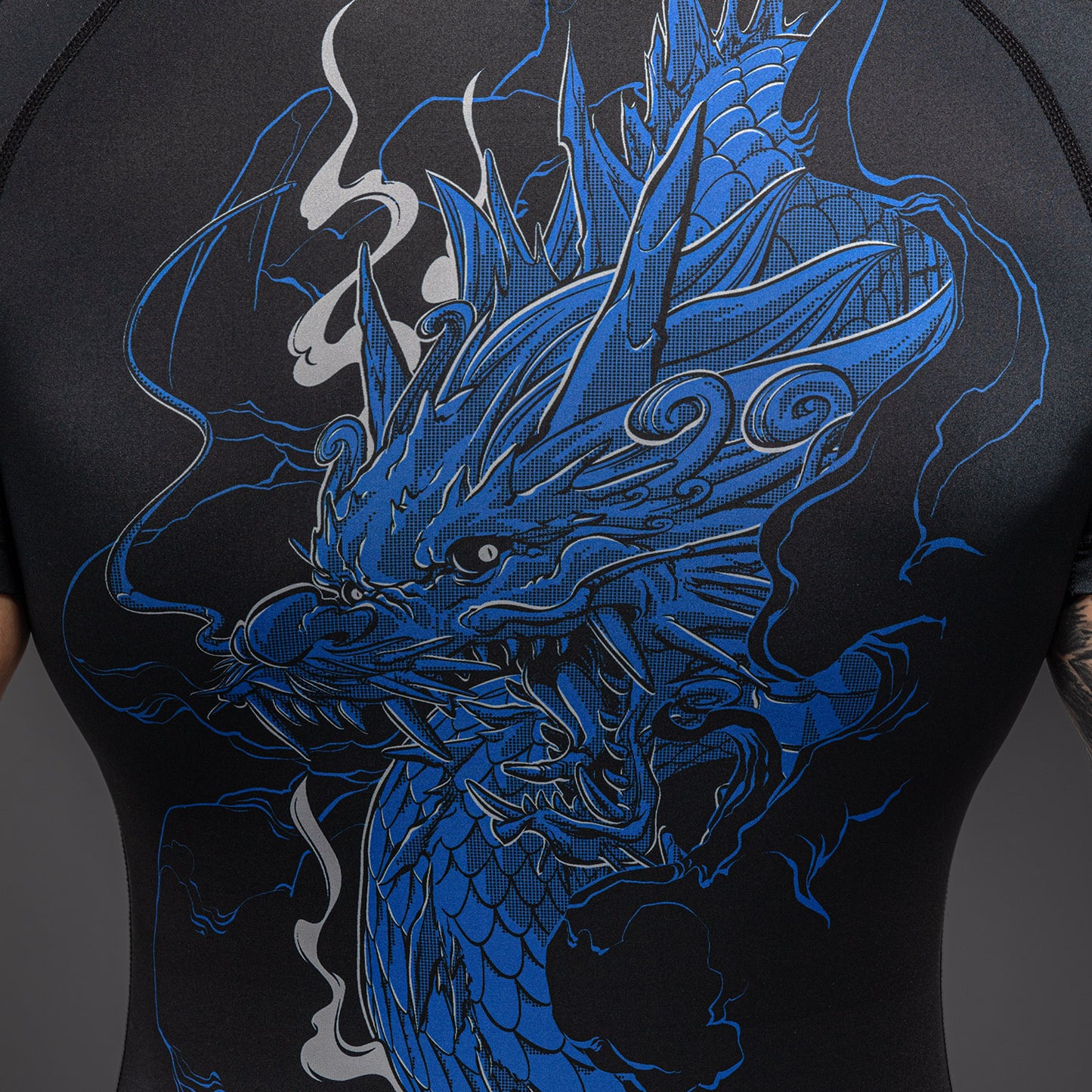 Venum Thunder Dragon 短袖紧身防磨衣 – 黑色–皇室蓝