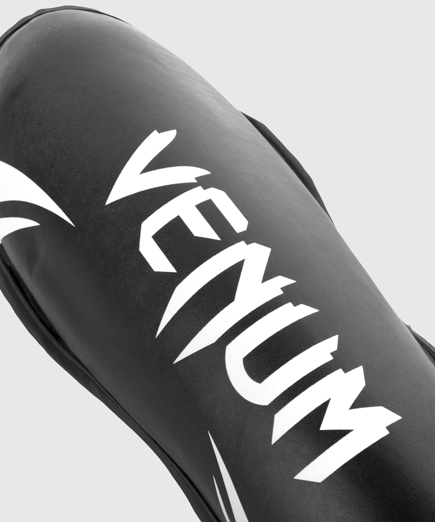 Venum Challenger 护胫 – 黑色/白色