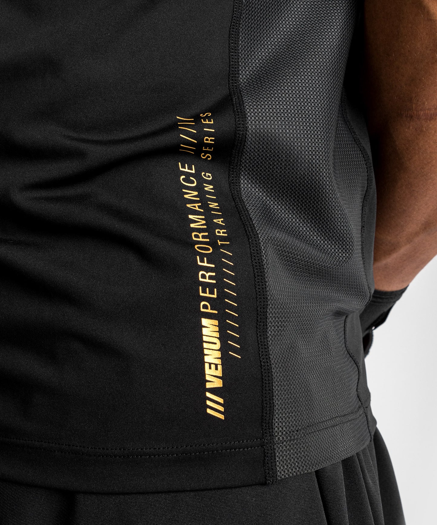Venum Tempest 2.0 Dry tech Tank Top – Black/Gold