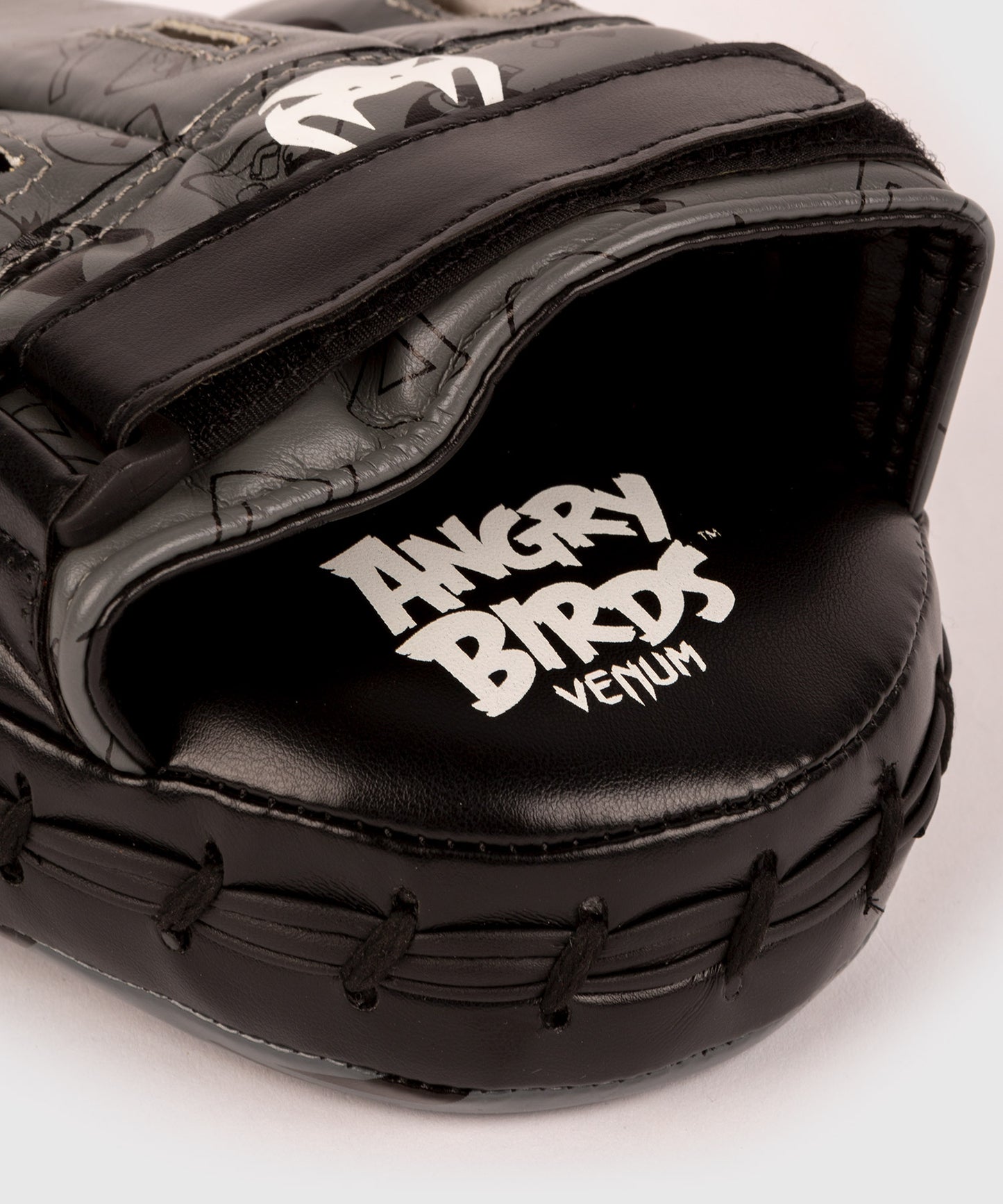 Venum Angry Birds Focus Mitts - Black