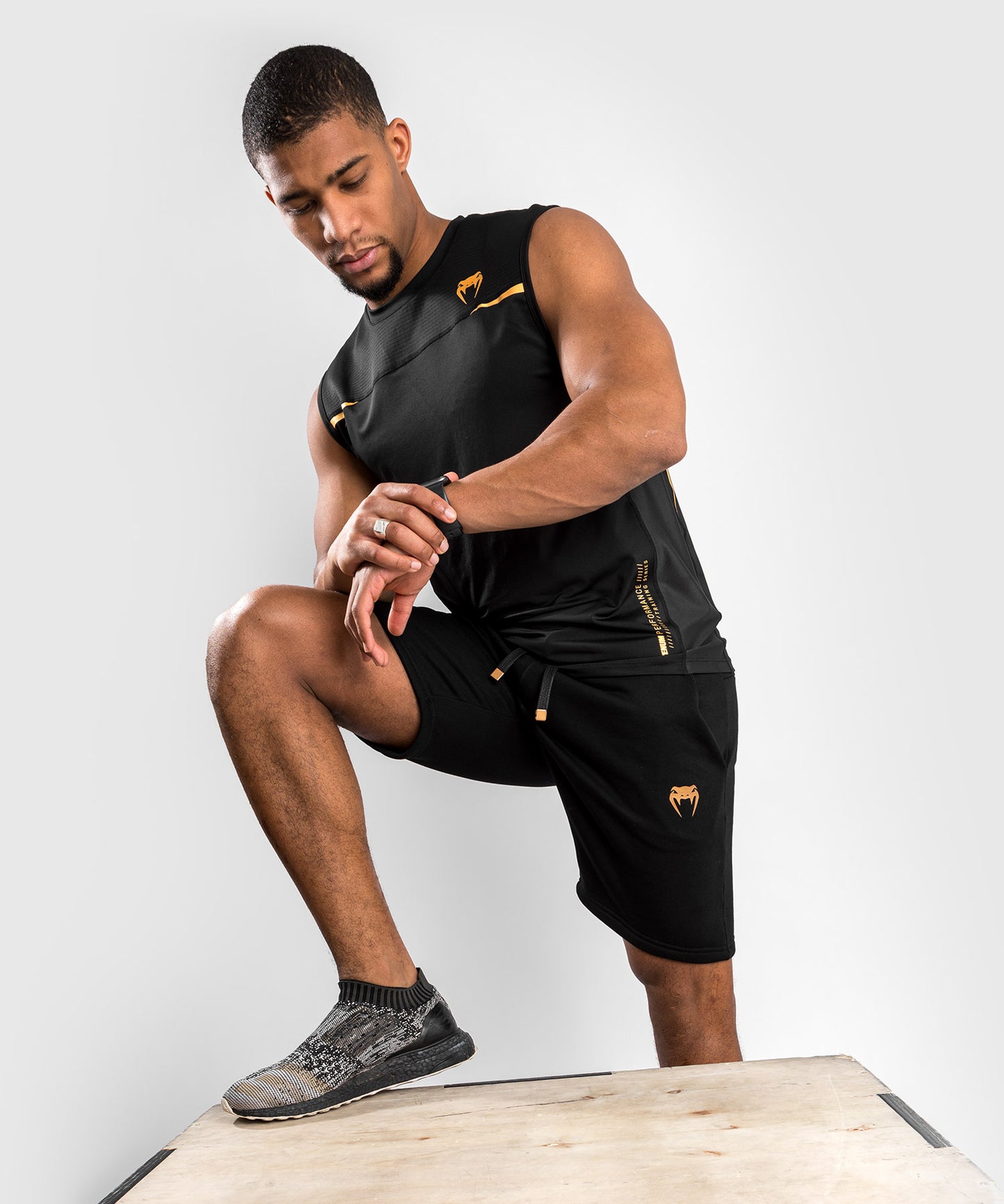 Venum Tempest 2.0 Dry tech Tank Top – Black/Gold