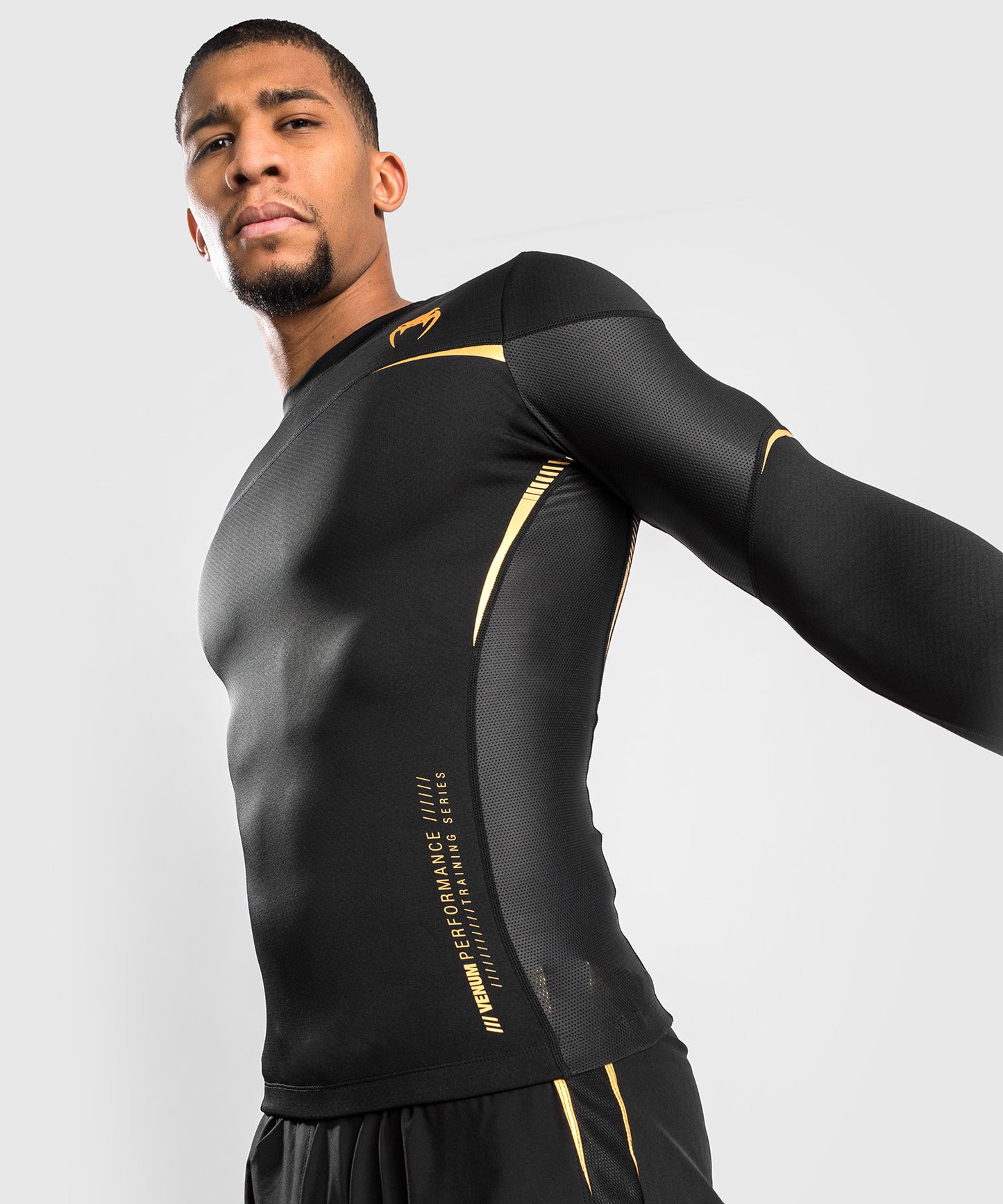 Venum Tempest 2.0 Rashguard Long Sleeves – Black/Gold