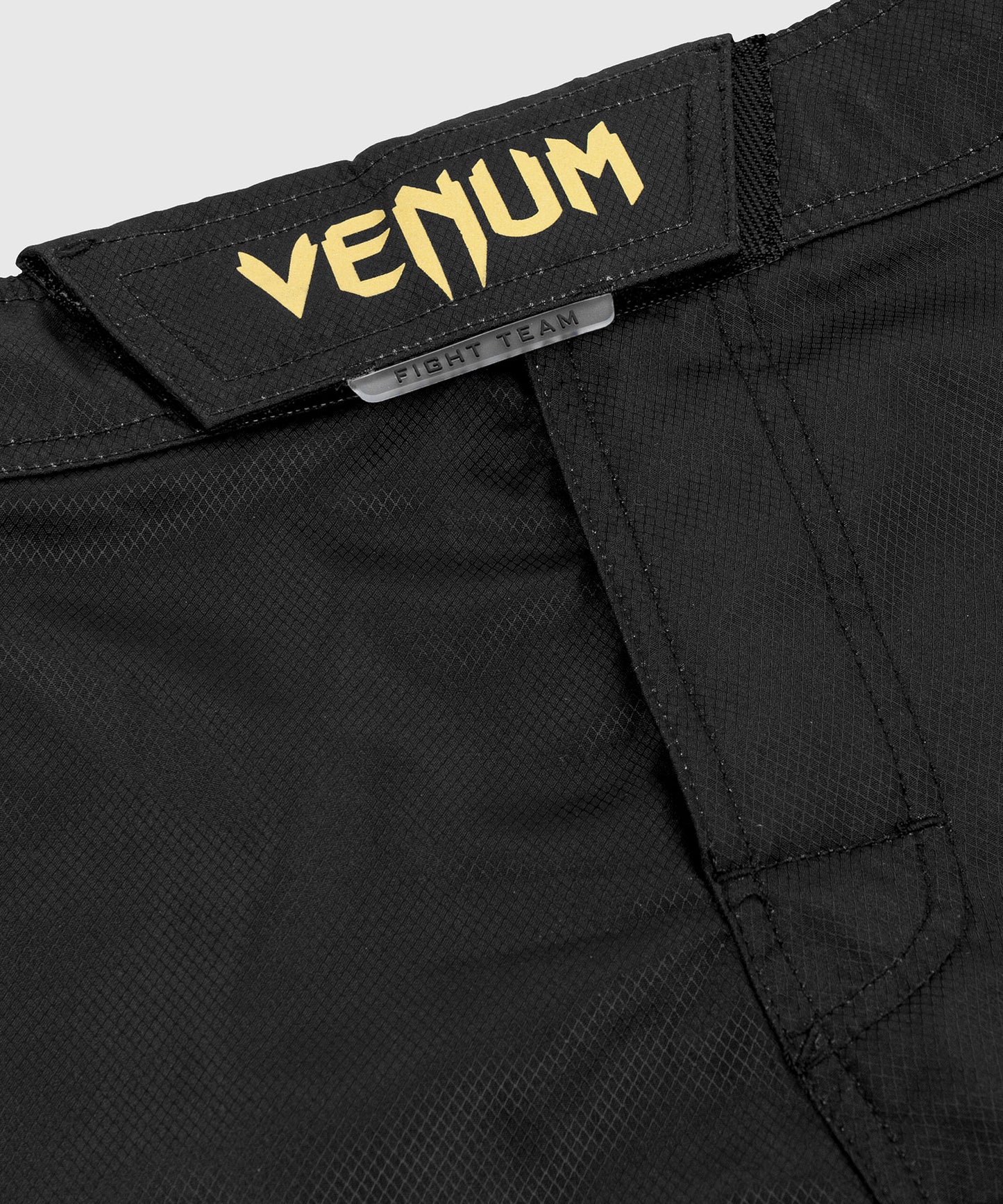 Venum Light 3.0 Fightshorts - Black/Gold